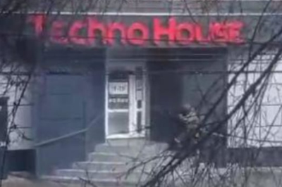 У Херсоні російський солдат вступив у бій з дверима магазину побутової техніки, але програв