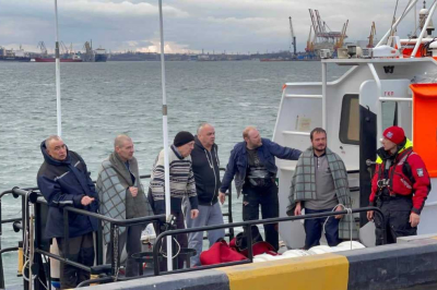 Спасенные моряки, HELT