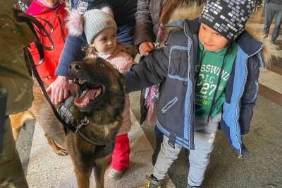 Кінологи, песики та маленькі українці