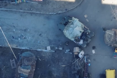 окупантська техніка та килими