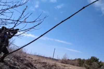 Український десантник збиває кацапський літак