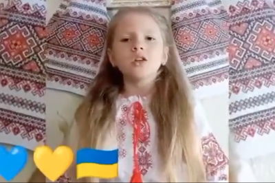 Дівчинка, яка втратила батька через війну в Україні, прочитала патріотичний вірш