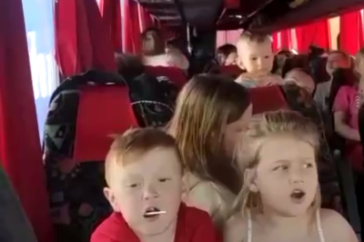 Діти в автобусі