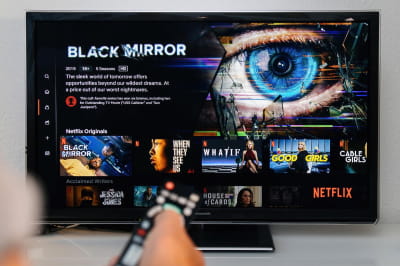 "Black mirror", "Чорное зеркало"