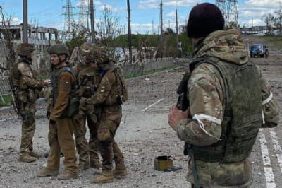 Евакуація поранених армійців ЗСУ з "Азовсталі"