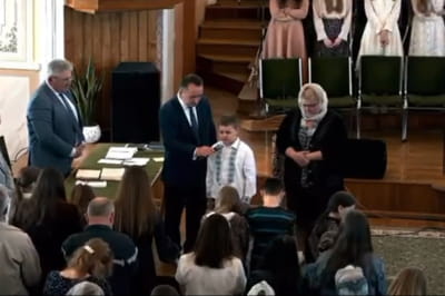 ребенок в церкви молился, чтобы от болезни Путина не смогли придумать лекарство