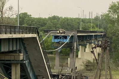Перший зруйнований міст до Сєвєродонецька