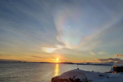 Над станцією "Академік Вернадський" помітили перламутрове небо 