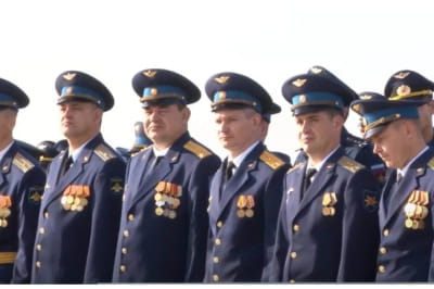 військовослужбовці з 52 гвардійського важкого бомбардувального авіаційного полку з Калузької області