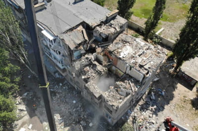 Зруйнований російською ракетою будинок у Миколаєві