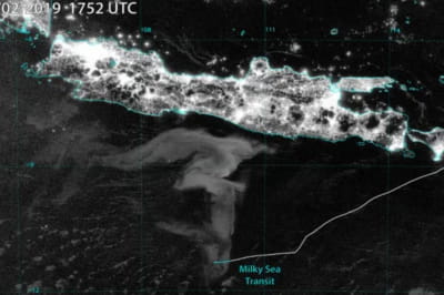 Моряки вперше сфотографували загадкове молочне море в океані