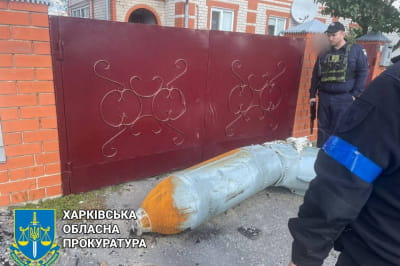 окупанти скидали бомби на будинки