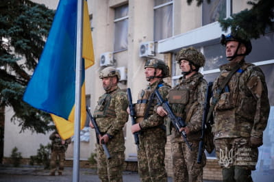 Поднятие украинского флага в Лимане