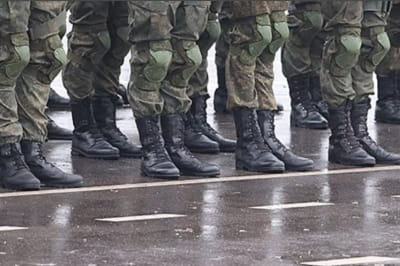 Військові