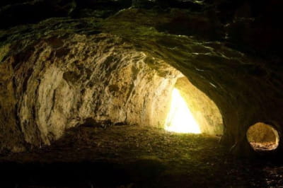 Печера у Польщі