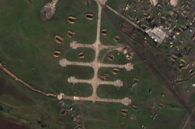 окупанти вивели всю техніку з аеродрому Чорнобаївки