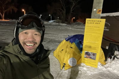 Американець ночує на вулиці, щоб привернути увагу до війни в Україні 