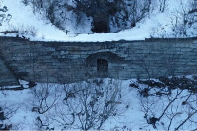 потаємні двері у Великій Китайській стіні