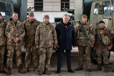 Петр Порошенко и украинские защитники