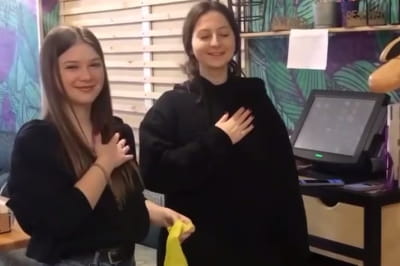 Официантки