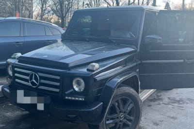 Зупинений Mercedes-Benz G500 