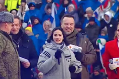 "врятована з Маріуполя" дівчинка забула сценарій, коли "щиро" дякувала "визволителям"