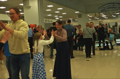 танці