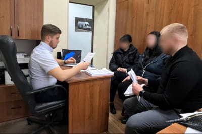 Батьки катували та ґвалтували малолітніх дітей