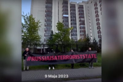 У Варшаві польські активісти розбудили росіян звуками сирен та вибухів