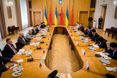 Украину посетил спецпосланник Китая