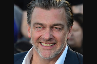 Рей Стівенсон