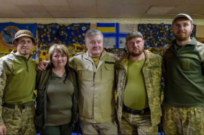 Порошенко з волонтерами