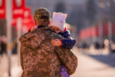 військовий з дитиною