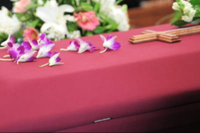 труна, рожева труна