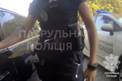 Відео з боді-камер патрульних