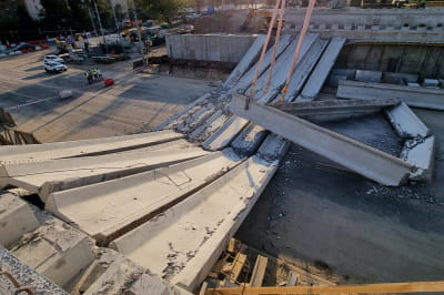 Обвал Дегтярівського шляхопроводу