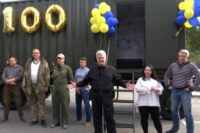 Петро Порошенко і волонтери