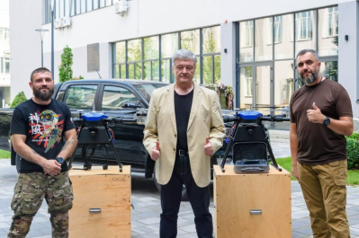 Петро Порошенко з бійцями