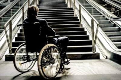 Людина з інвалідністю