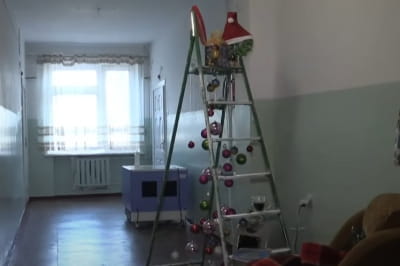 ялинка з драбини