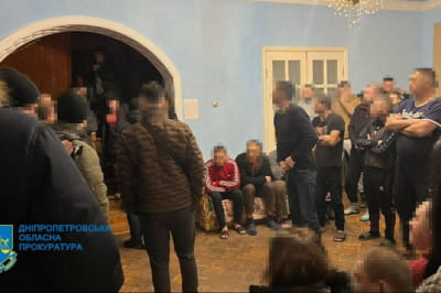 Вербували та утримували в трудовому рабстві людей – у Дніпрі затримано групу осіб