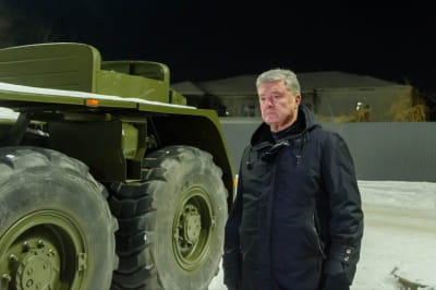 Порошенко везе на фронт техніку на 40 млн грн – рекордна партія допомоги