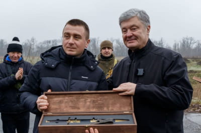 Порошенко з військовим