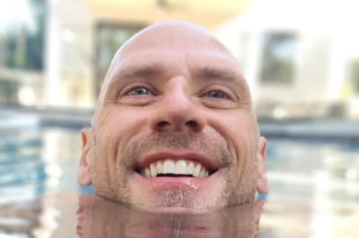 Джонні Сінс