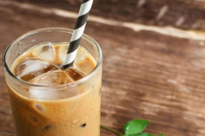 холодна кава, айс-лате, фрапе