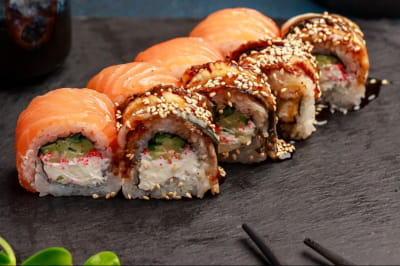 У чому різниця між суші та ролами