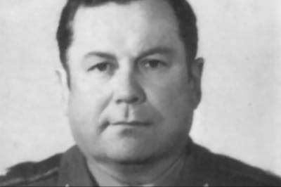 Історія Павла Поповича