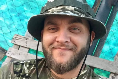 Український співак Михайло Безушко