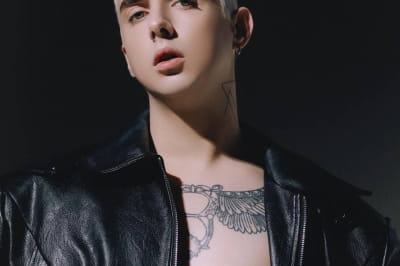 Співак MELOVIN 