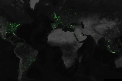 Удивительная карта с 6,3 миллиардами постов с геотегами X. Используя общедоступный API X, художник данных и разработчик программного обеспечения Эрик Фишер собрал 6 341 973 478 публикаций X с геотегами в течение трех с половиной лет. Затем он использовал 
